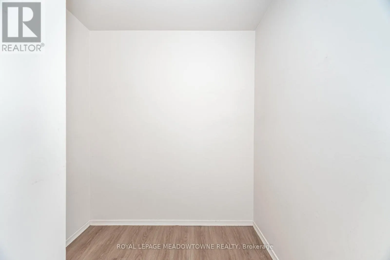 804 - 225 HARVARD PLACE