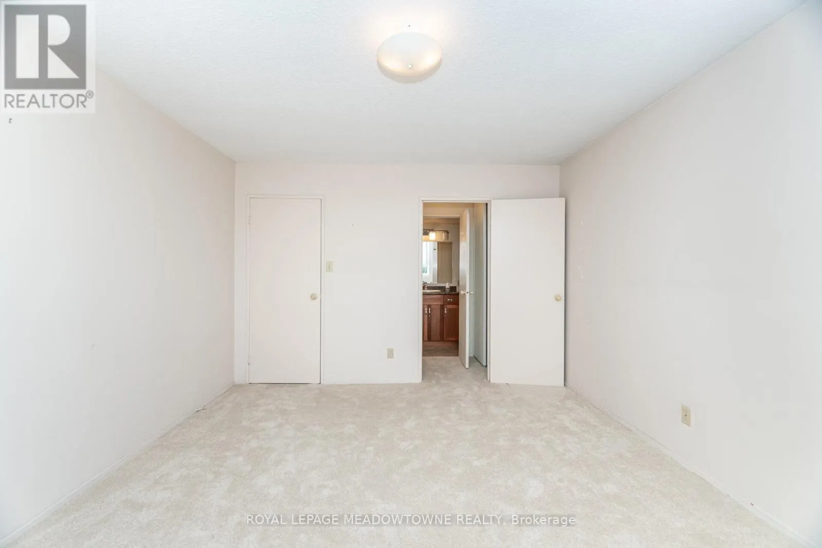 804 - 225 HARVARD PLACE