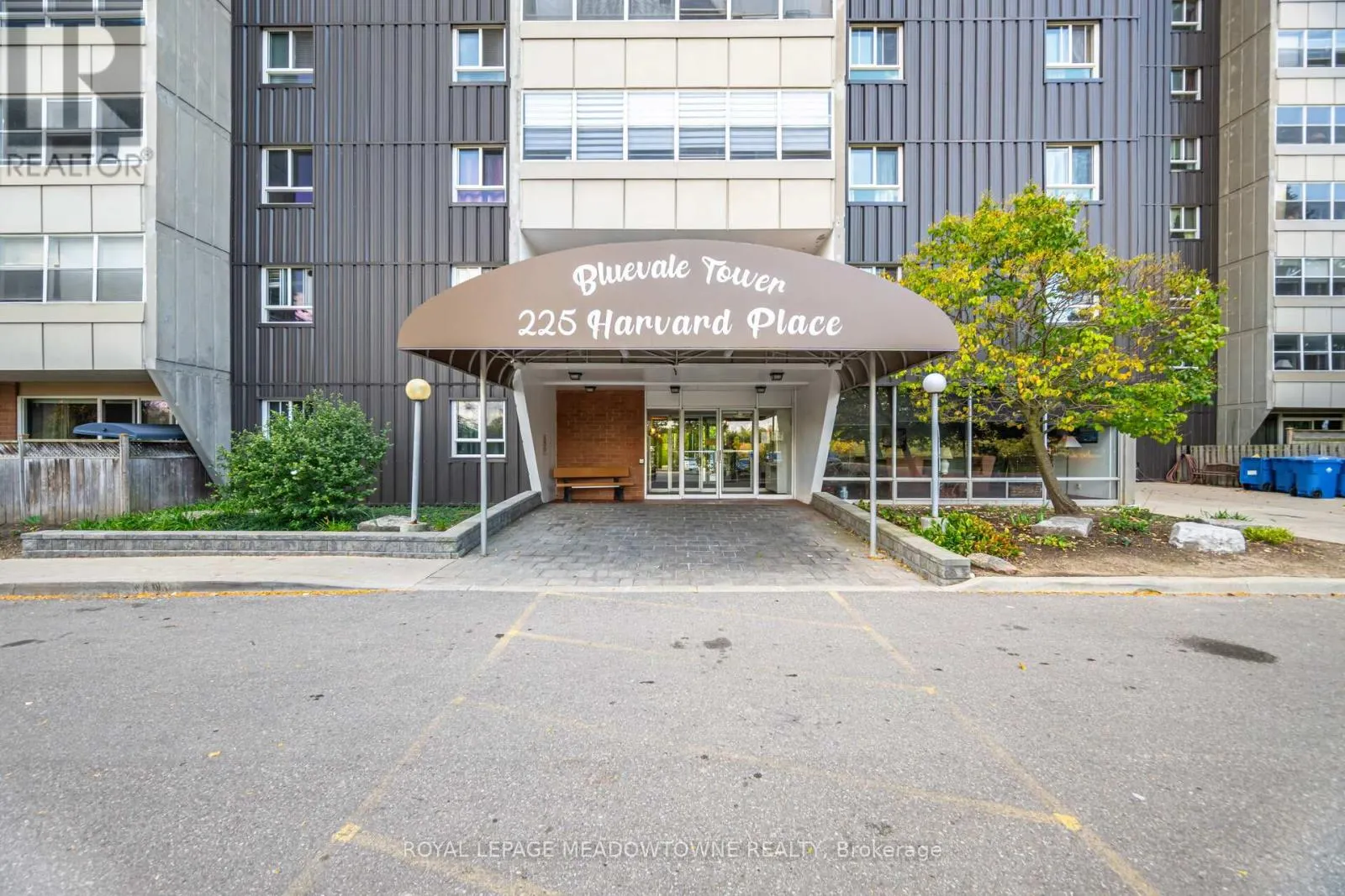 804 - 225 HARVARD PLACE