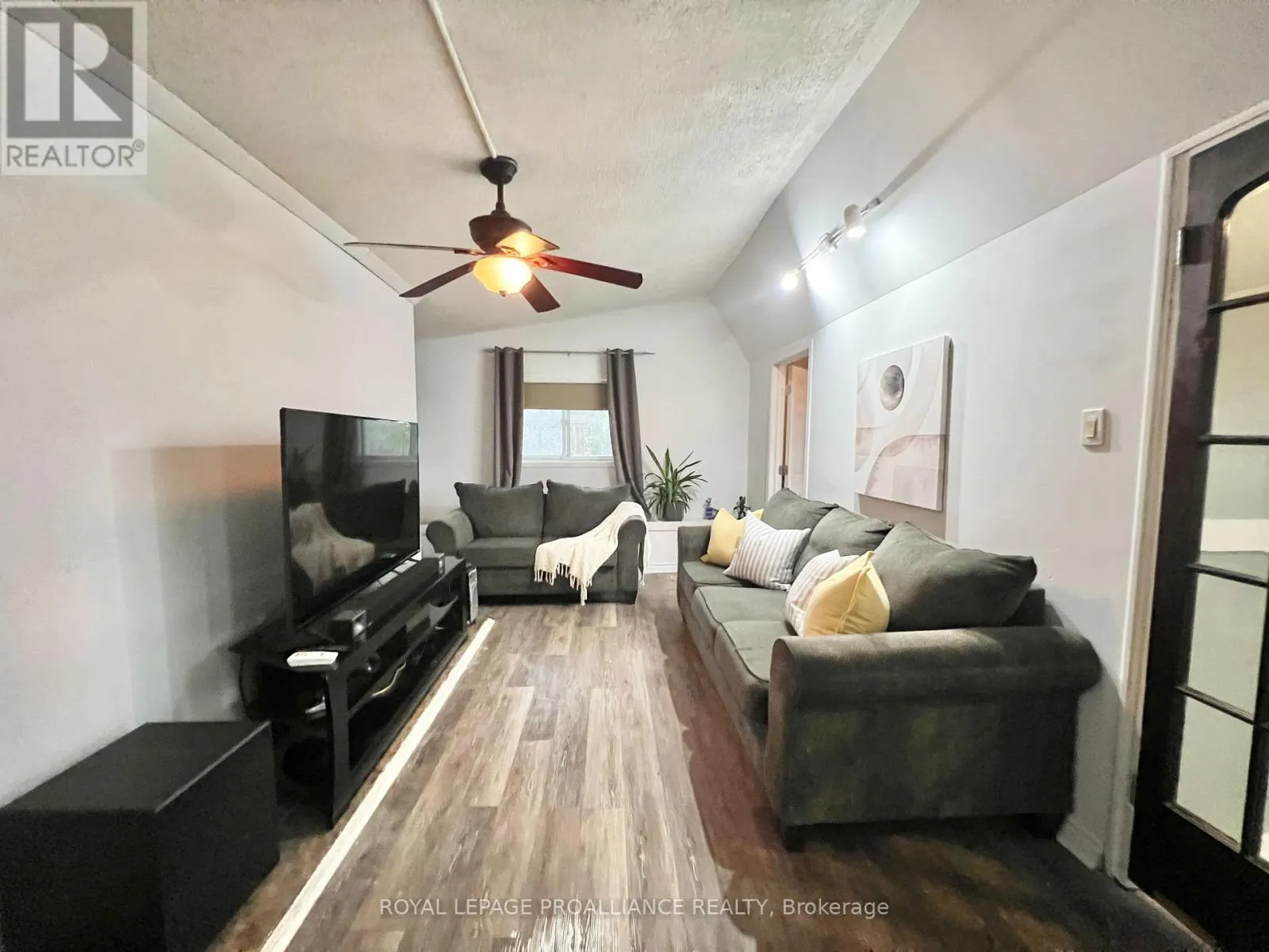 2112 HAMILTON ROAD