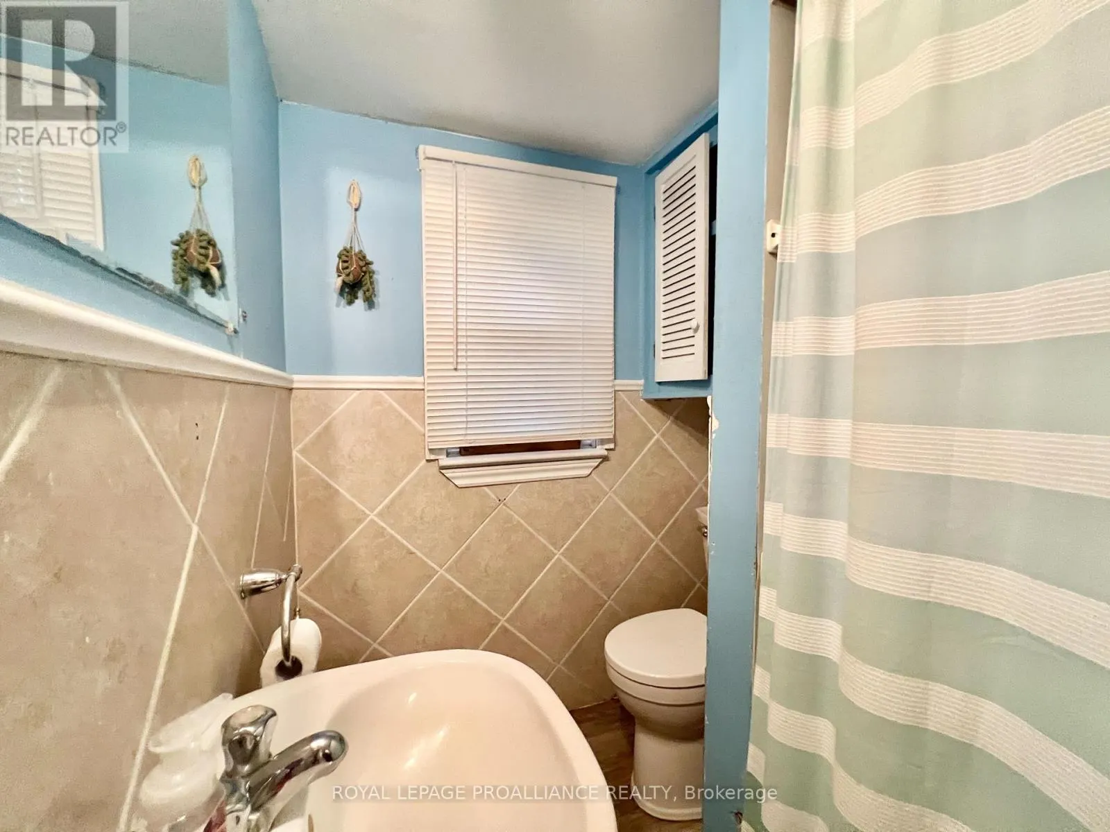 2112 HAMILTON ROAD