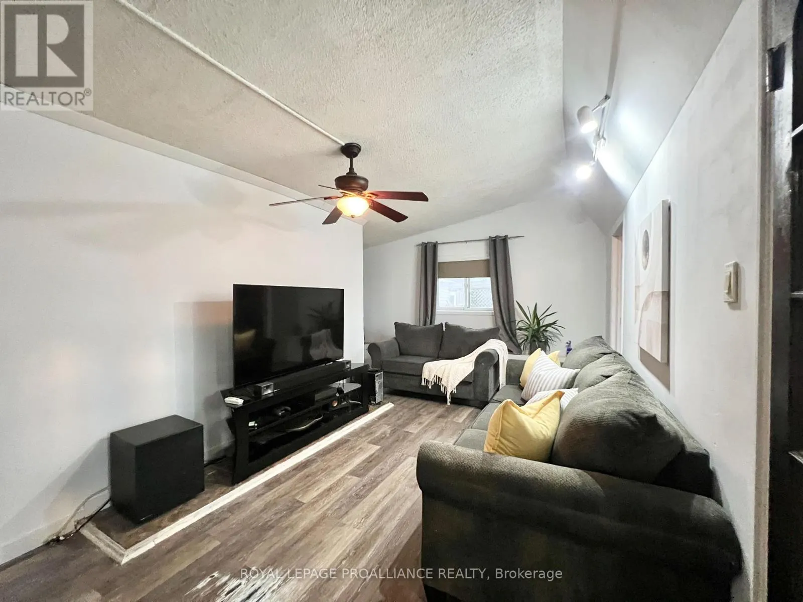 2112 HAMILTON ROAD