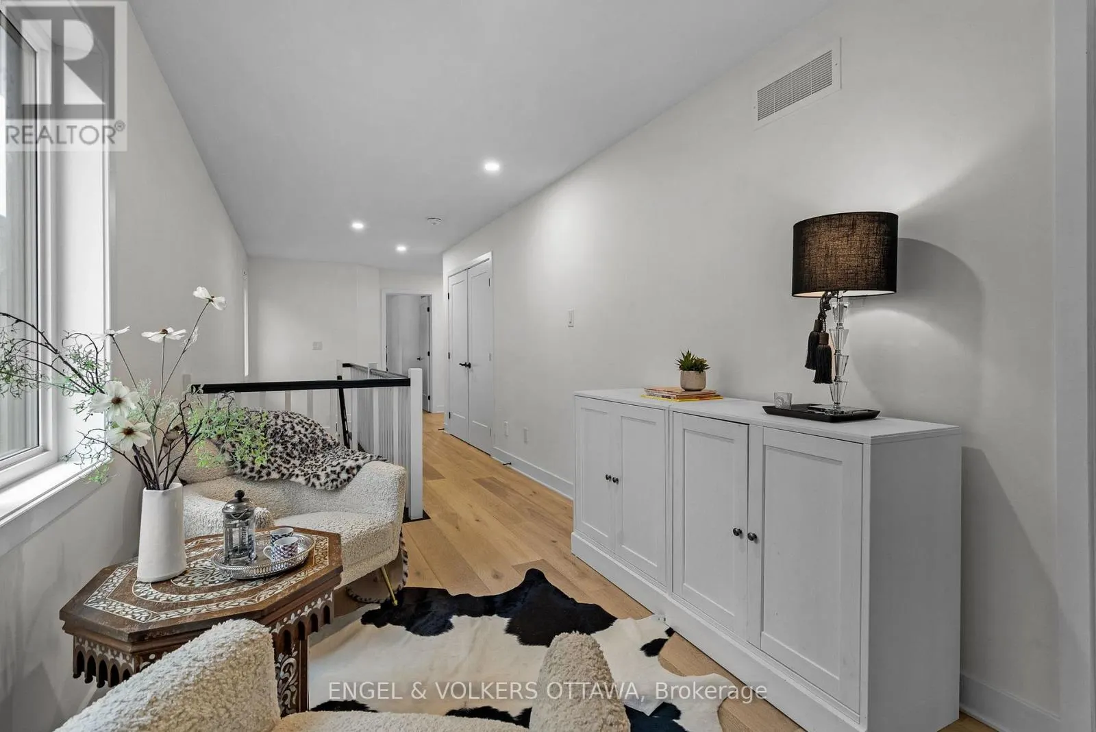 196 HAWKESWOOD DRIVE