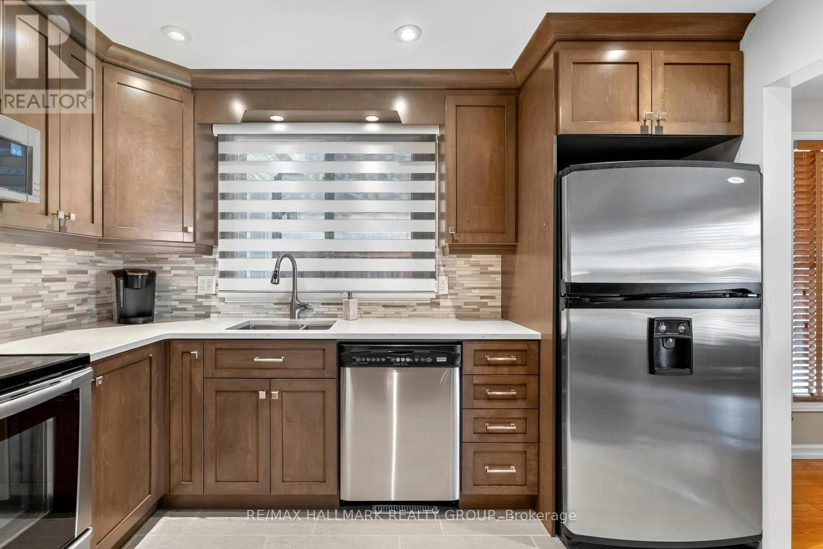 1816 APPLEGROVE COURT