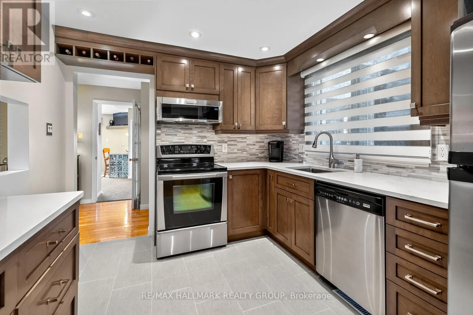 1816 APPLEGROVE COURT