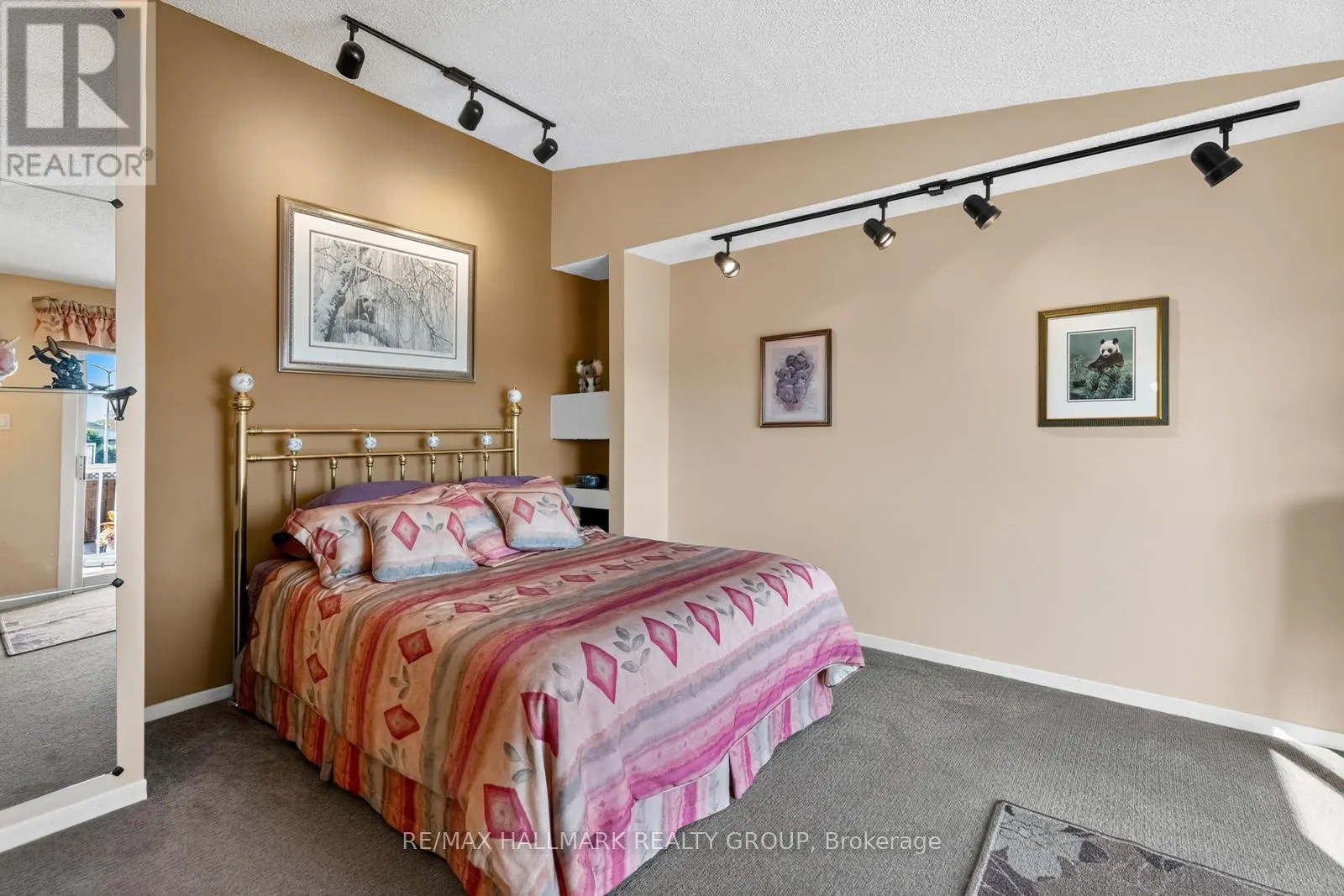1816 APPLEGROVE COURT