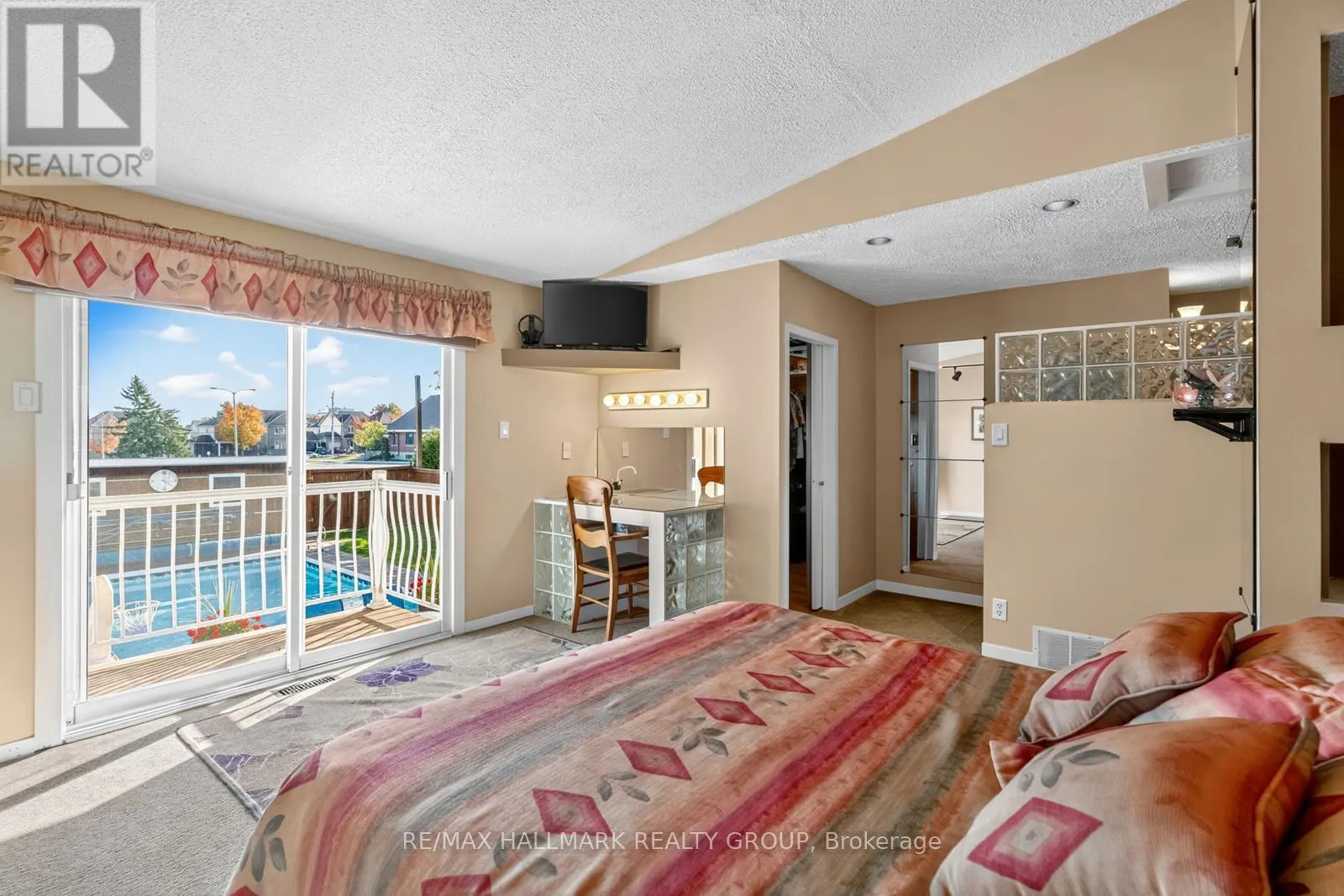 1816 APPLEGROVE COURT