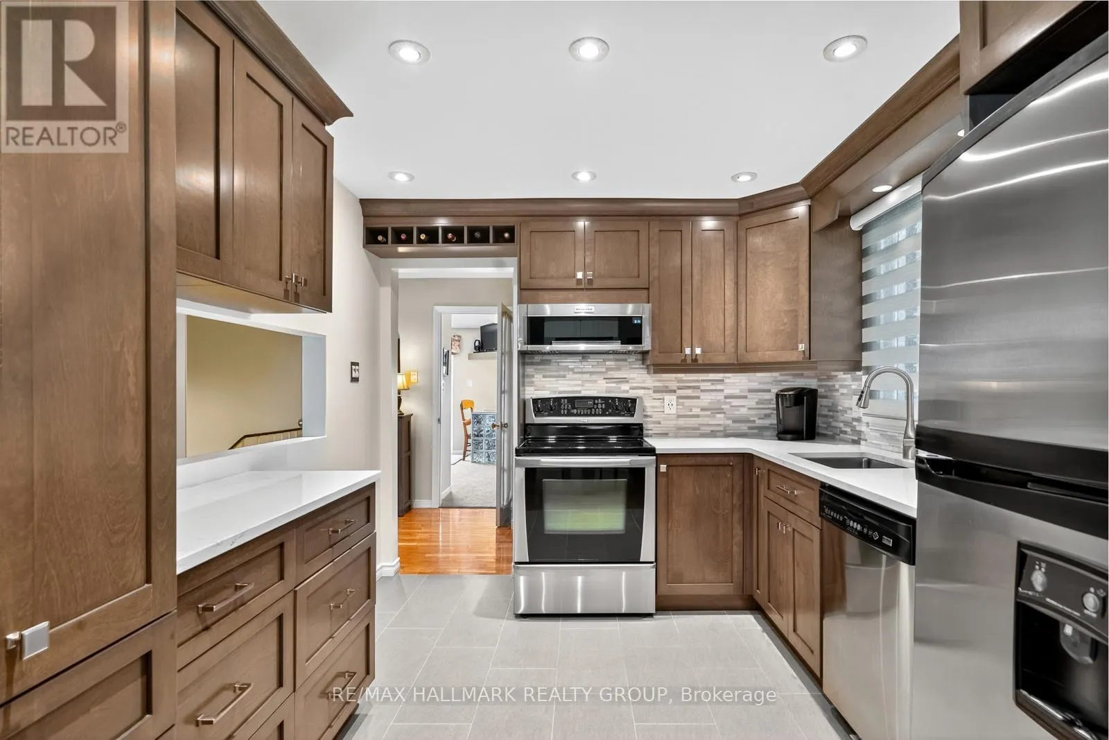 1816 APPLEGROVE COURT