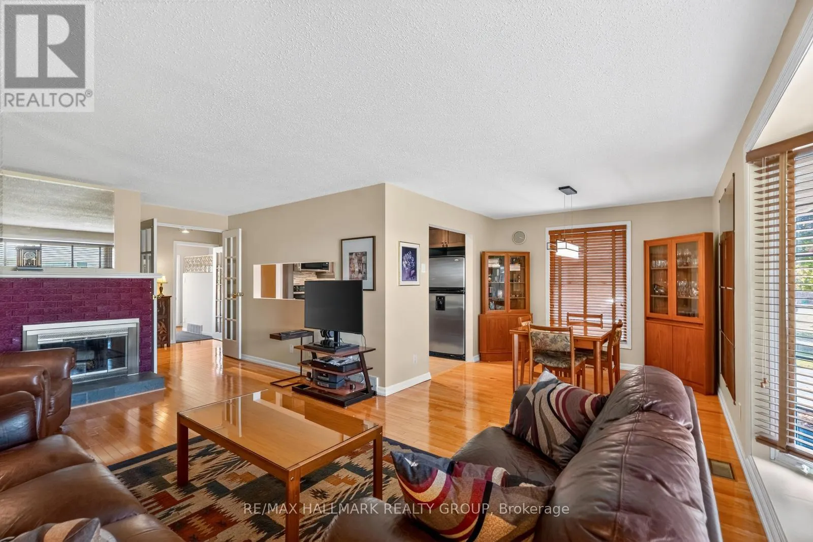 1816 APPLEGROVE COURT