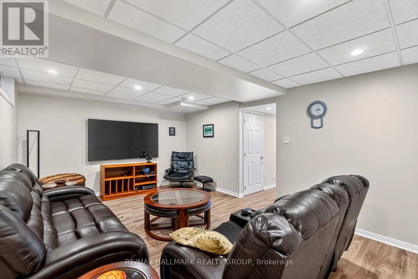 1816 APPLEGROVE COURT