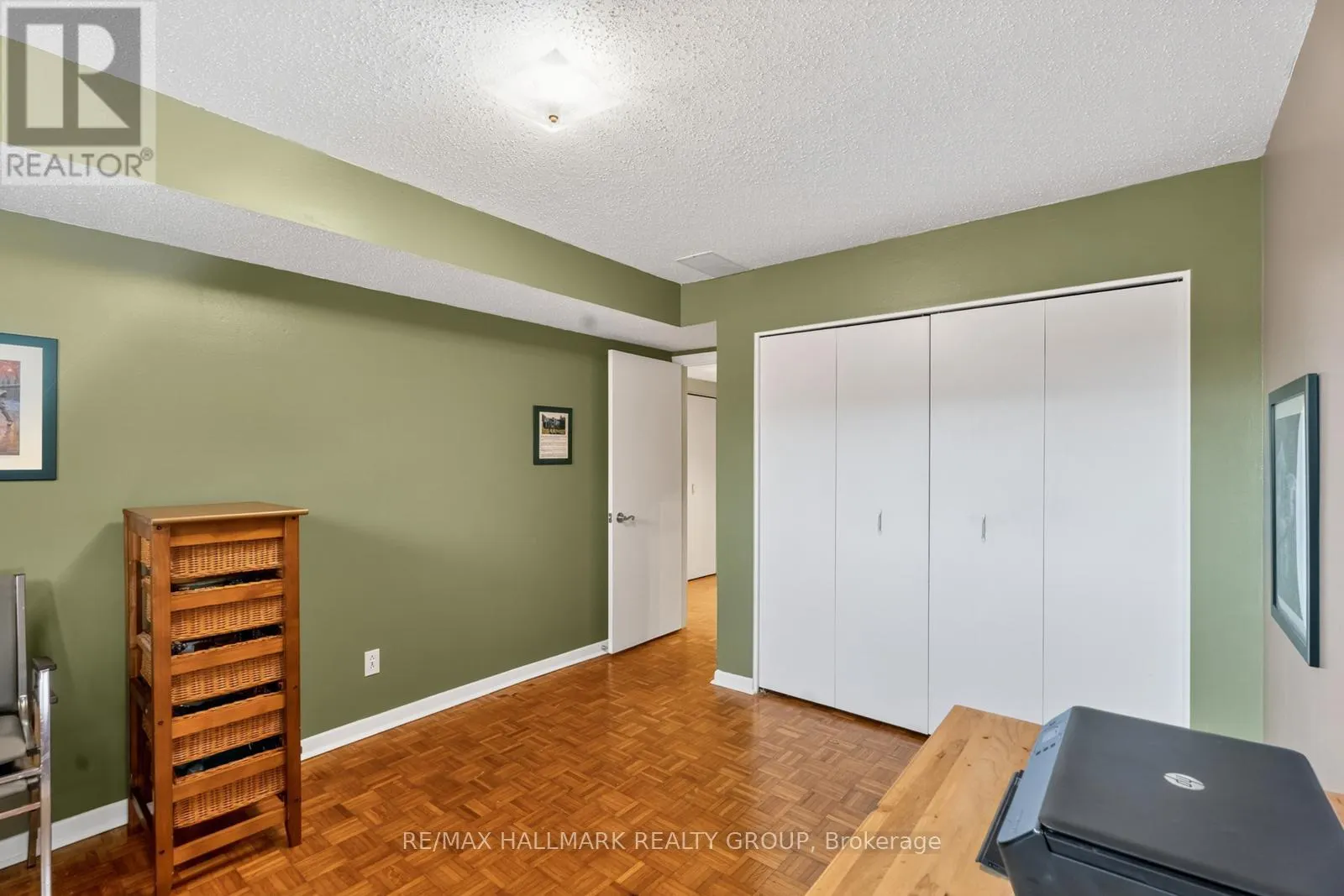 1816 APPLEGROVE COURT