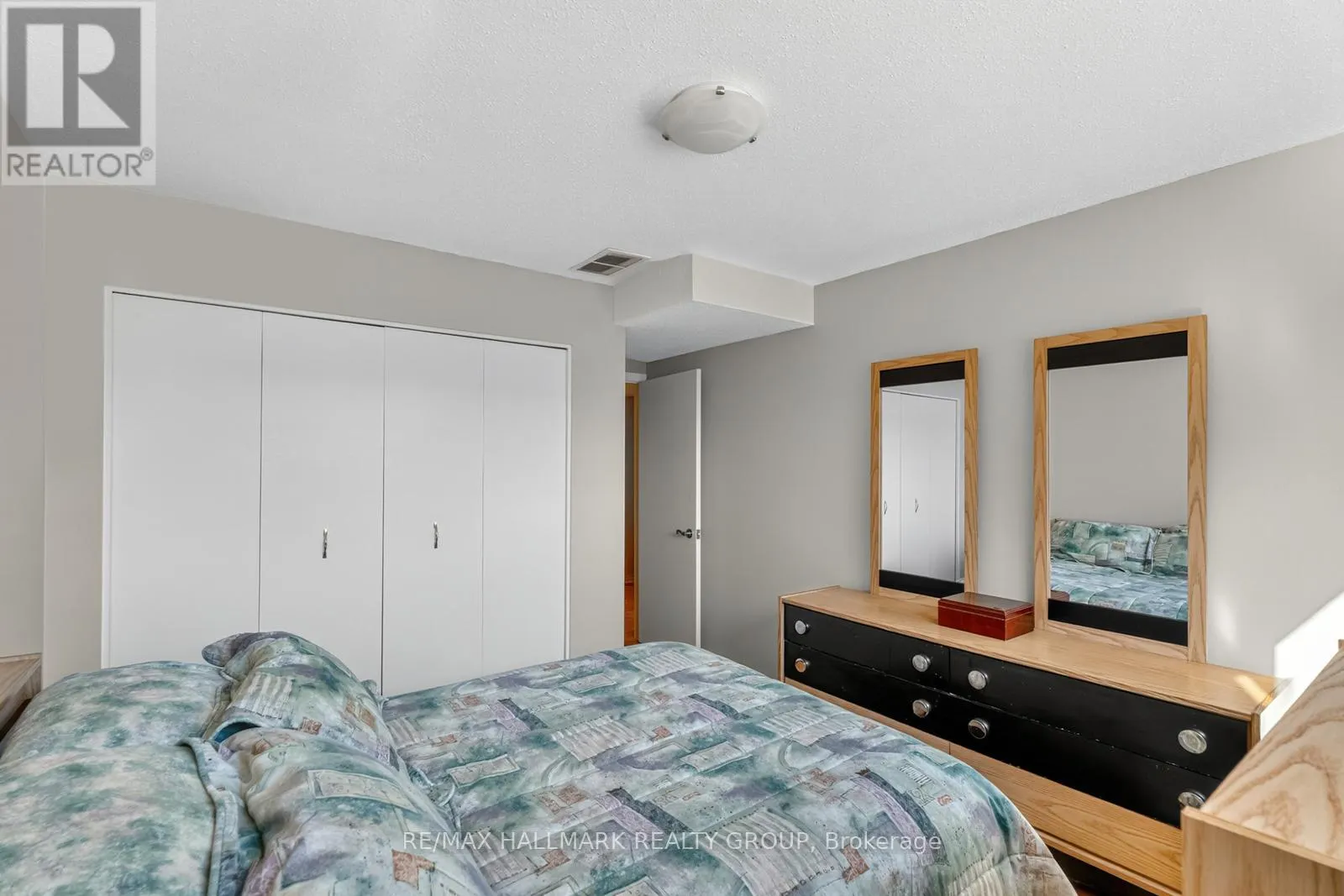 1816 APPLEGROVE COURT