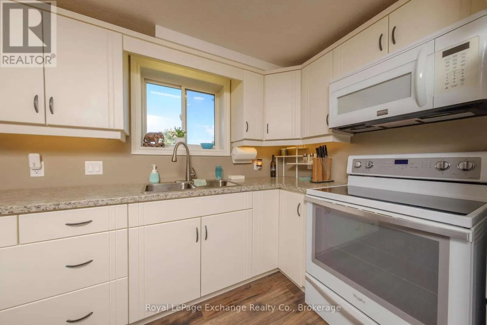 54 LAKEFIELD DRIVE