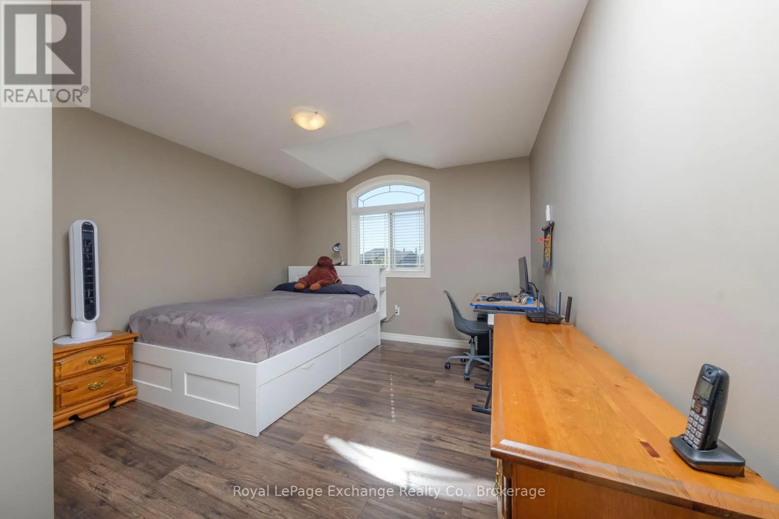 54 LAKEFIELD DRIVE
