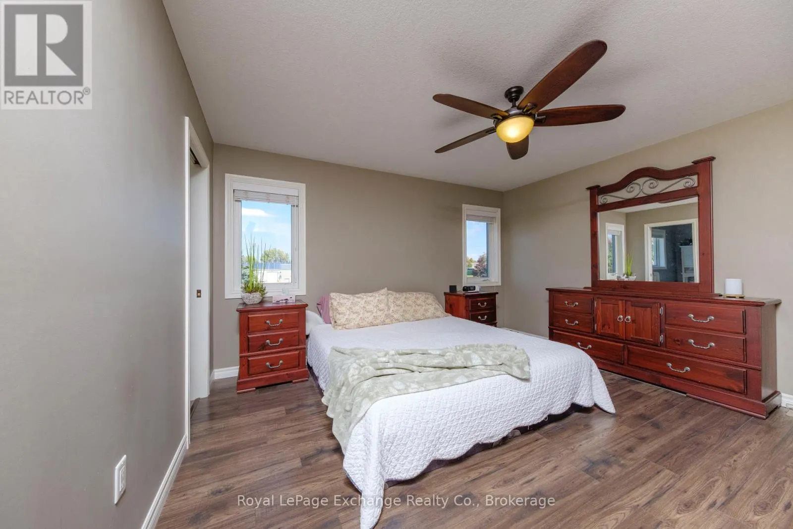 54 LAKEFIELD DRIVE