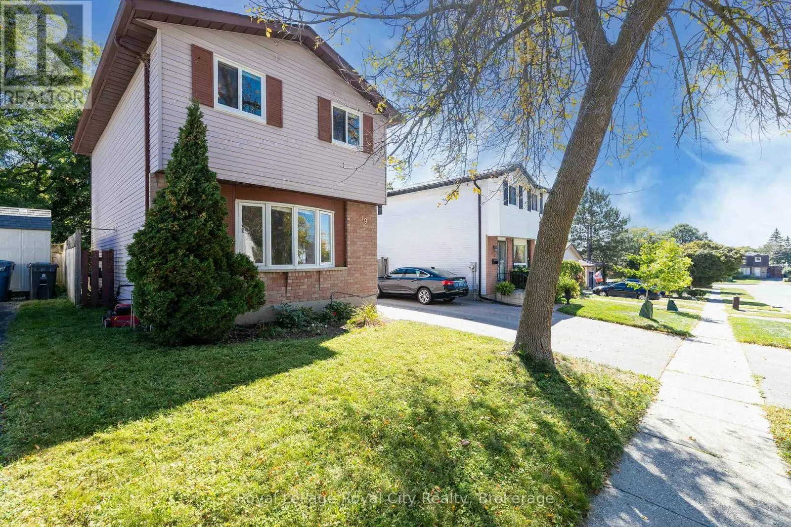 19 LEACOCK AVENUE