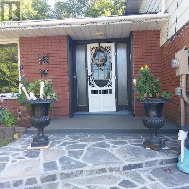 3 OAK STREET