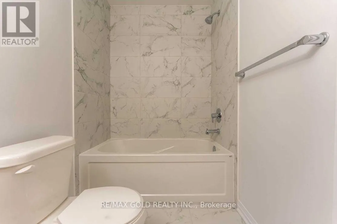 #58 - 51 SPARROW AVENUE