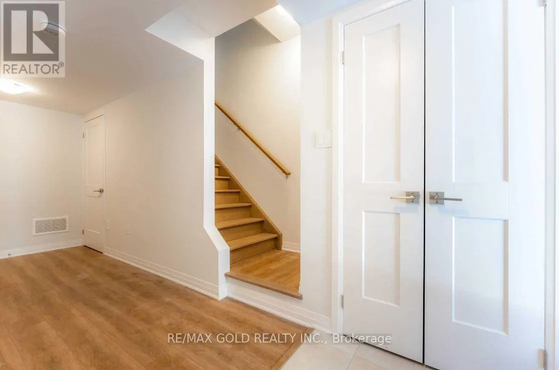 #58 - 51 SPARROW AVENUE