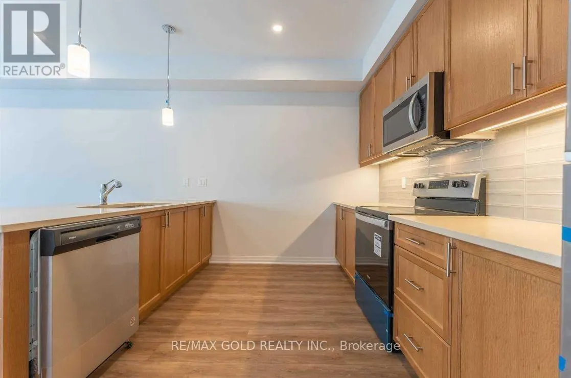 #58 - 51 SPARROW AVENUE