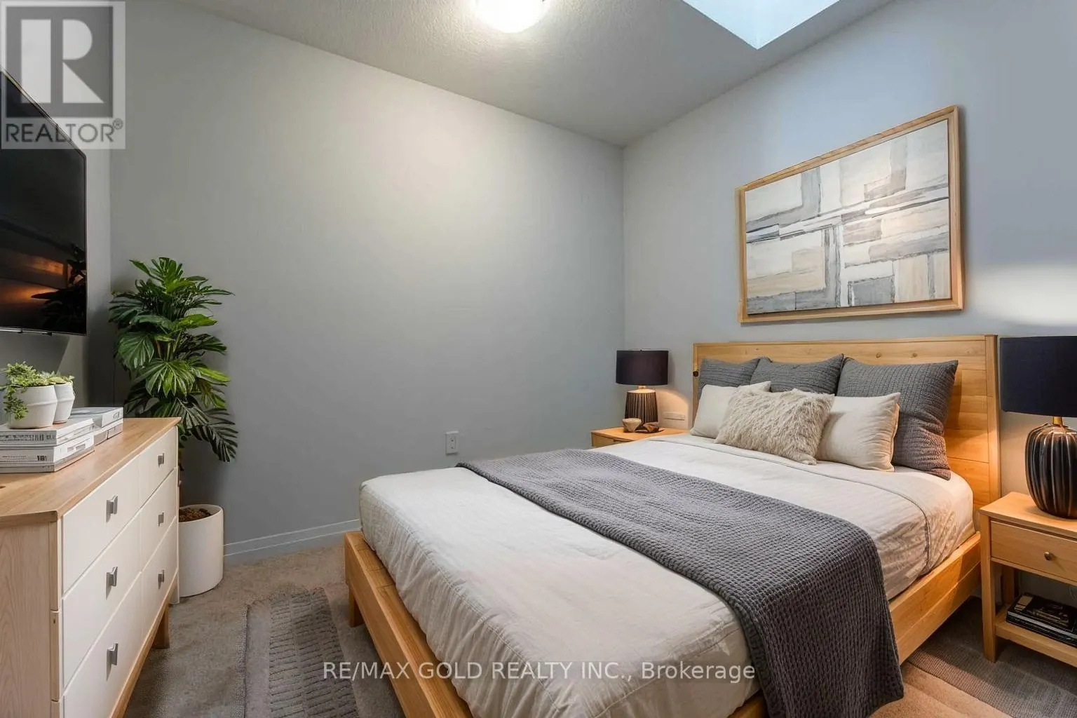 #58 - 51 SPARROW AVENUE