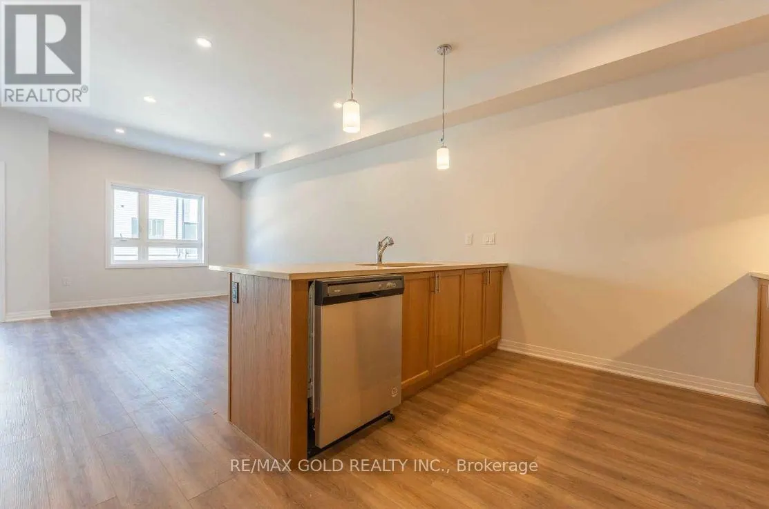 #58 - 51 SPARROW AVENUE