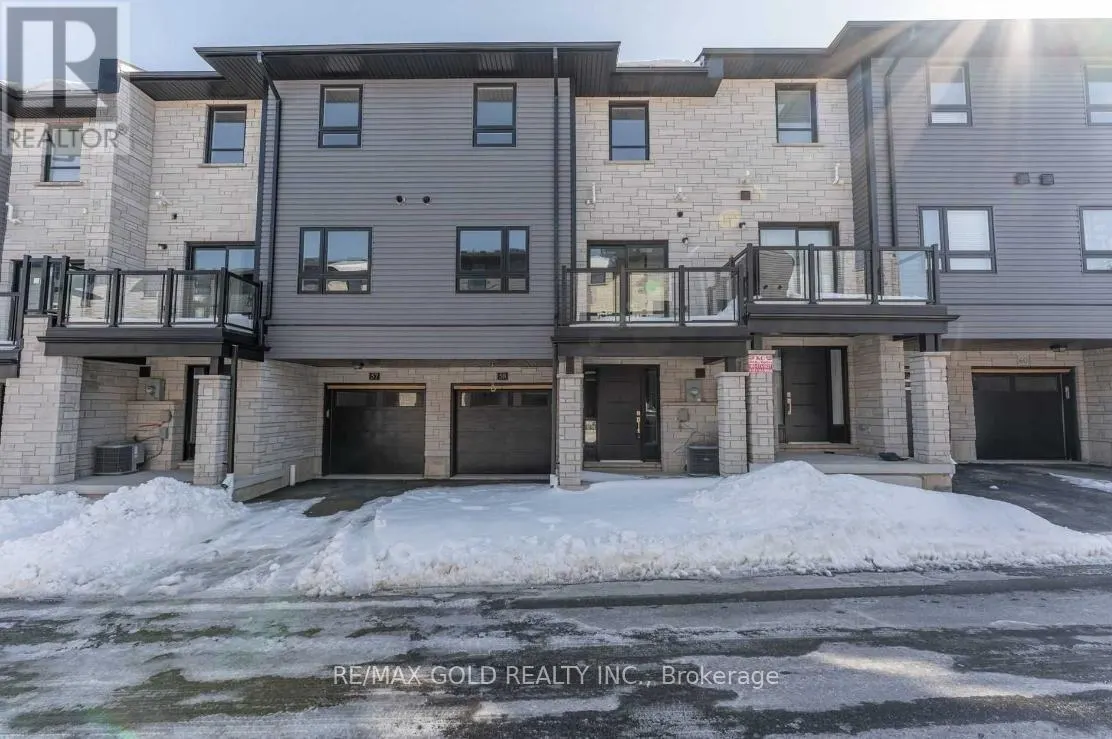 #58 - 51 SPARROW AVENUE