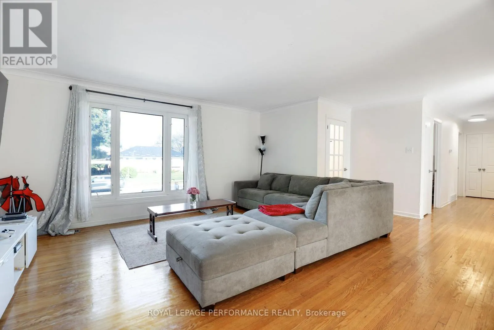 142 MEADOWLANDS DRIVE W