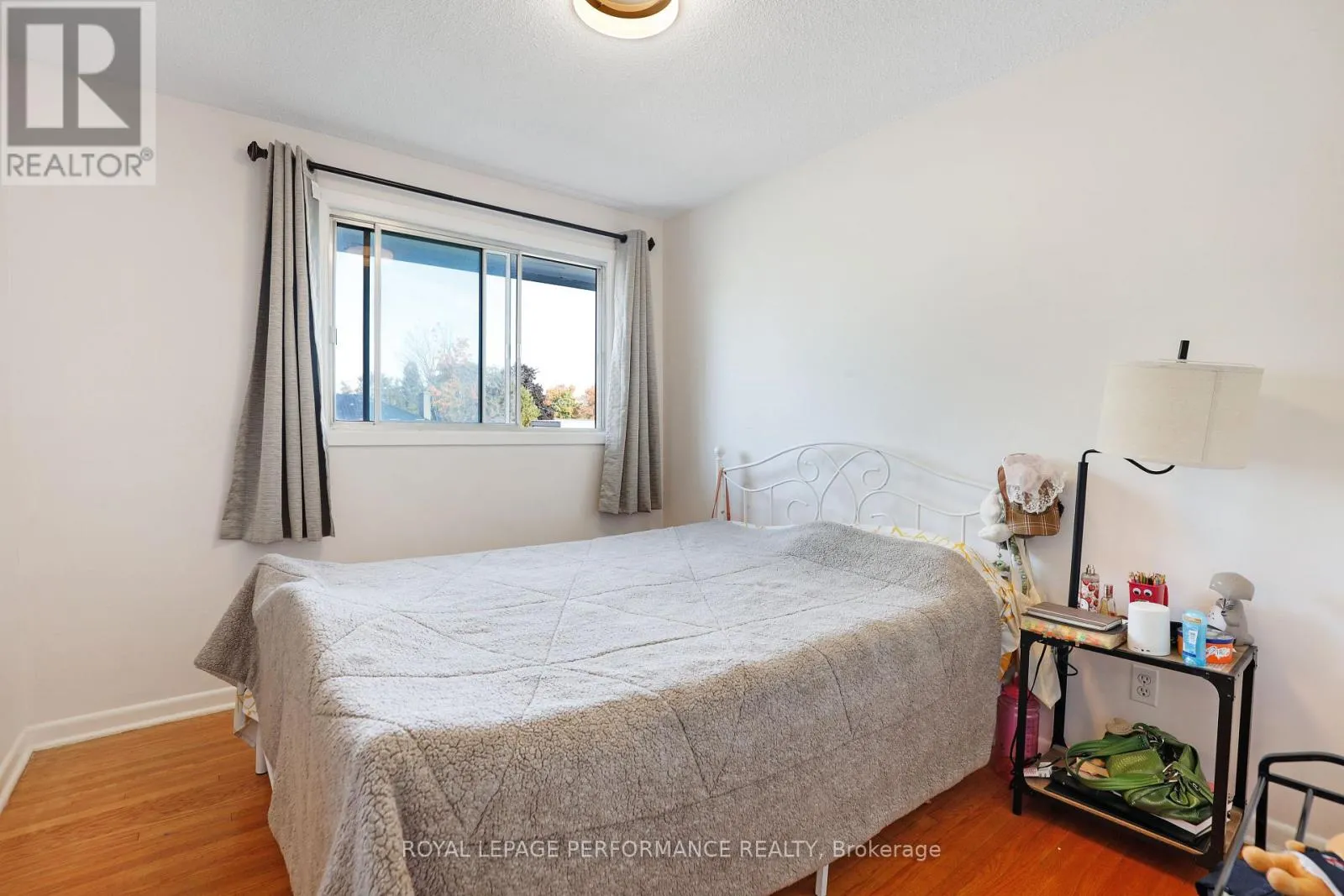 142 MEADOWLANDS DRIVE W