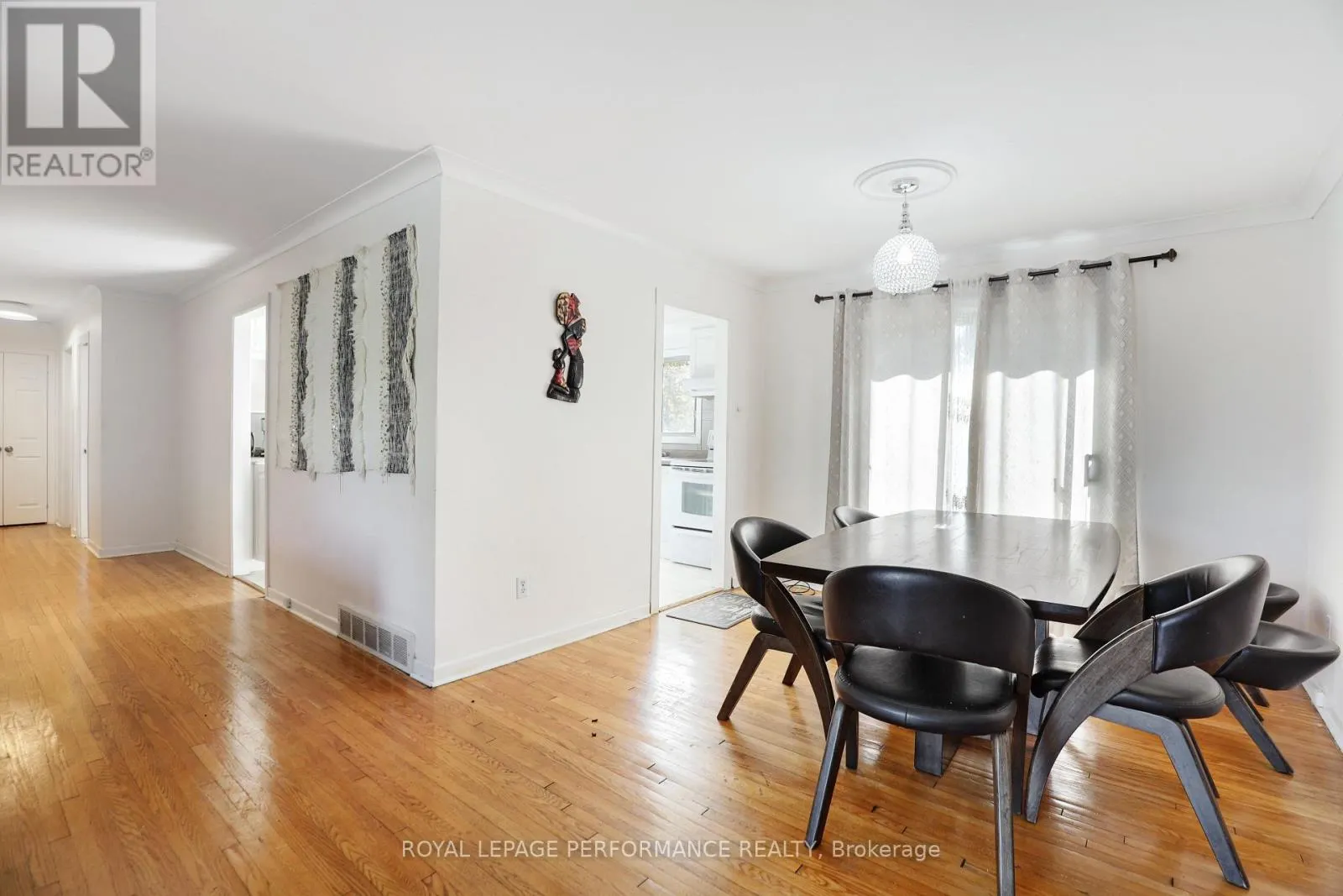 142 MEADOWLANDS DRIVE W