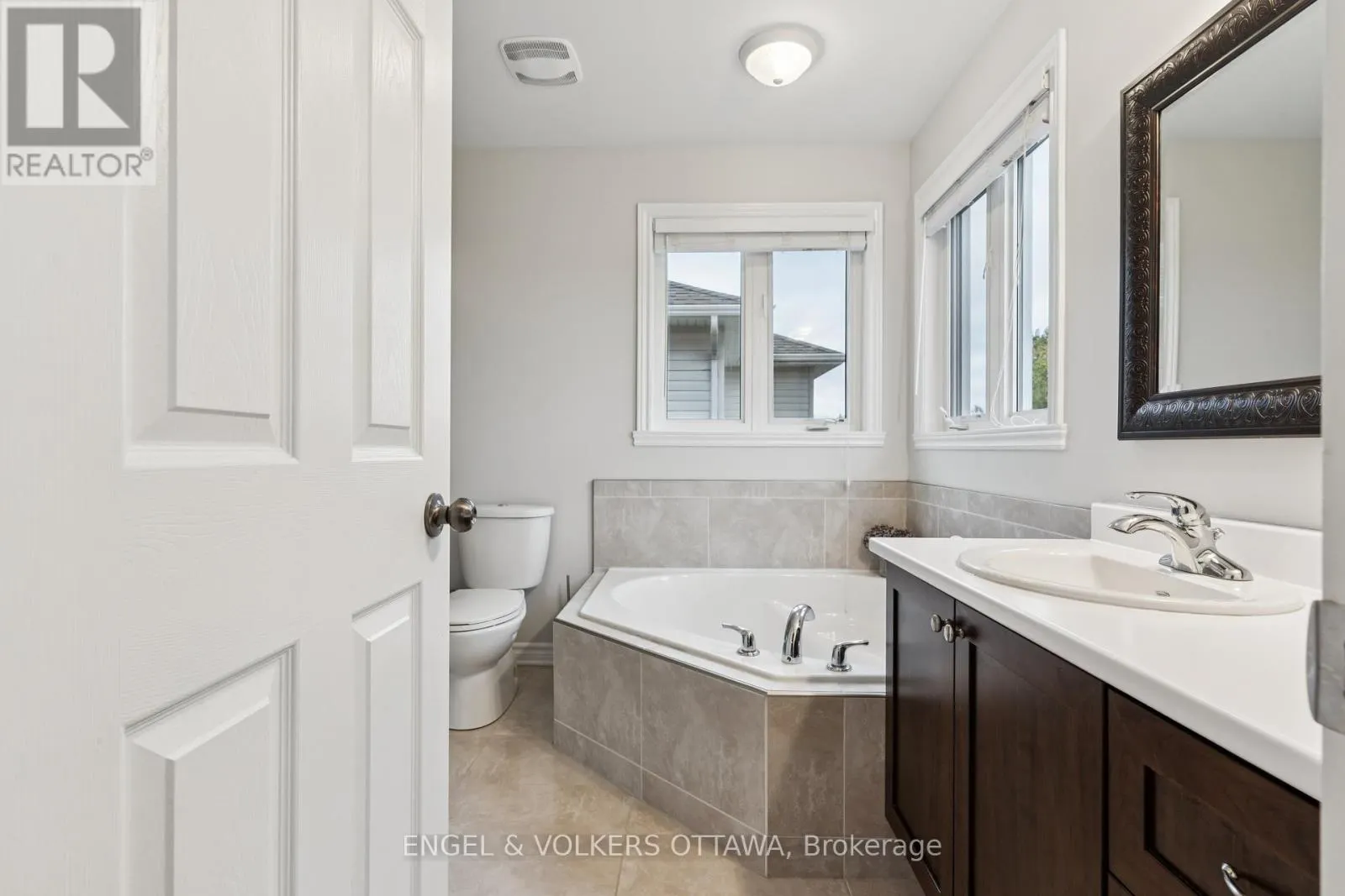 161 DES PINS STREET