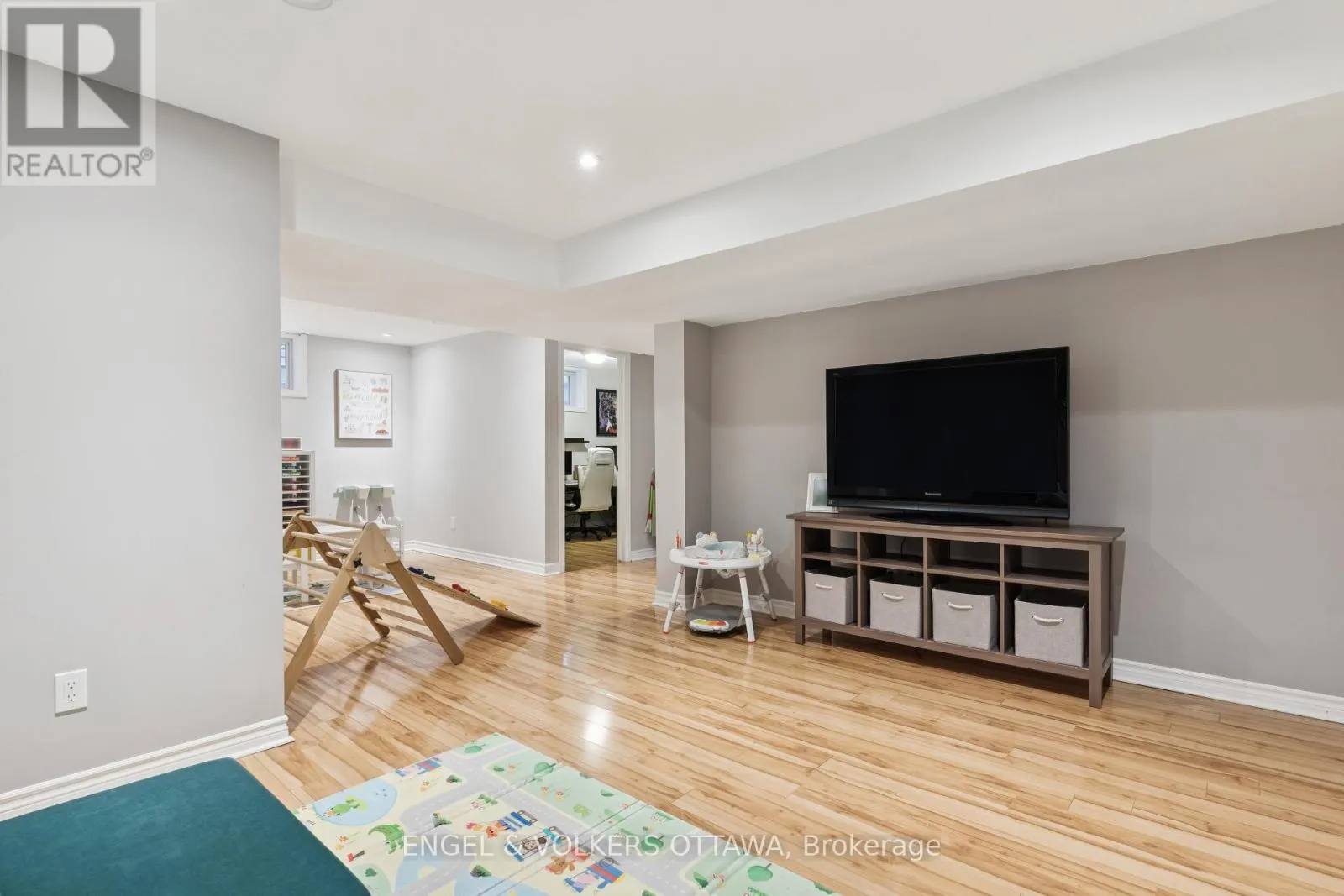 161 DES PINS STREET
