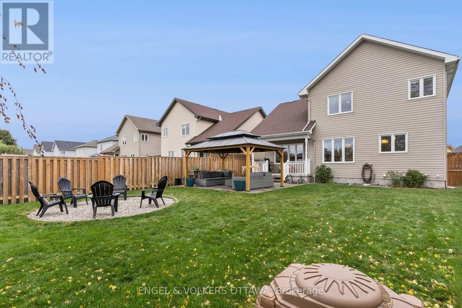 161 DES PINS STREET