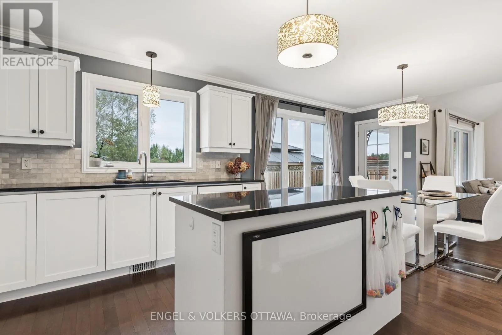 161 DES PINS STREET