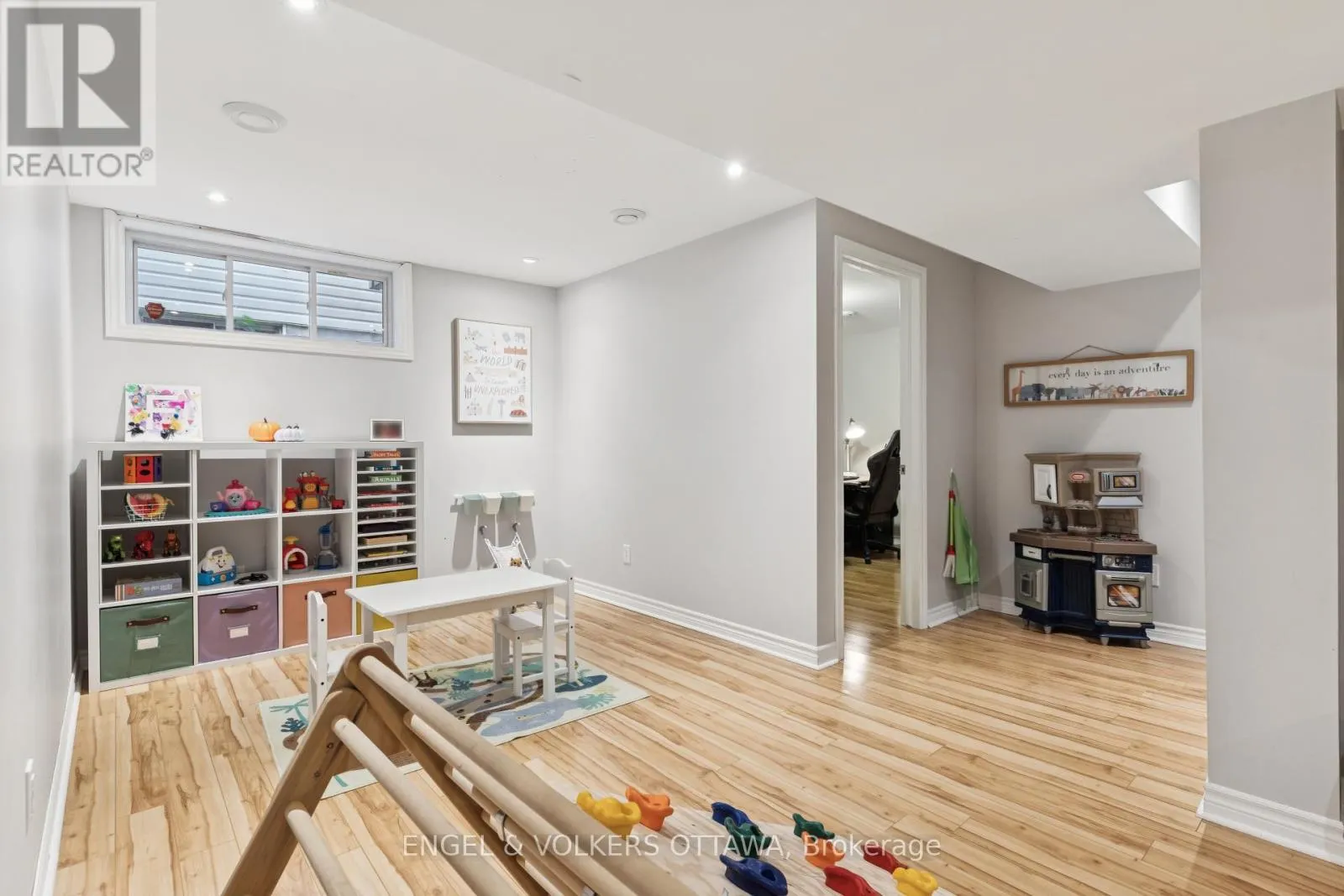 161 DES PINS STREET