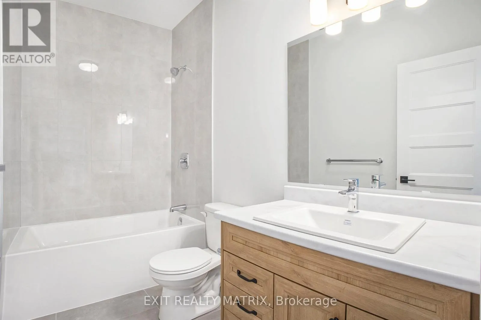 A - 560 REGINA STREET
