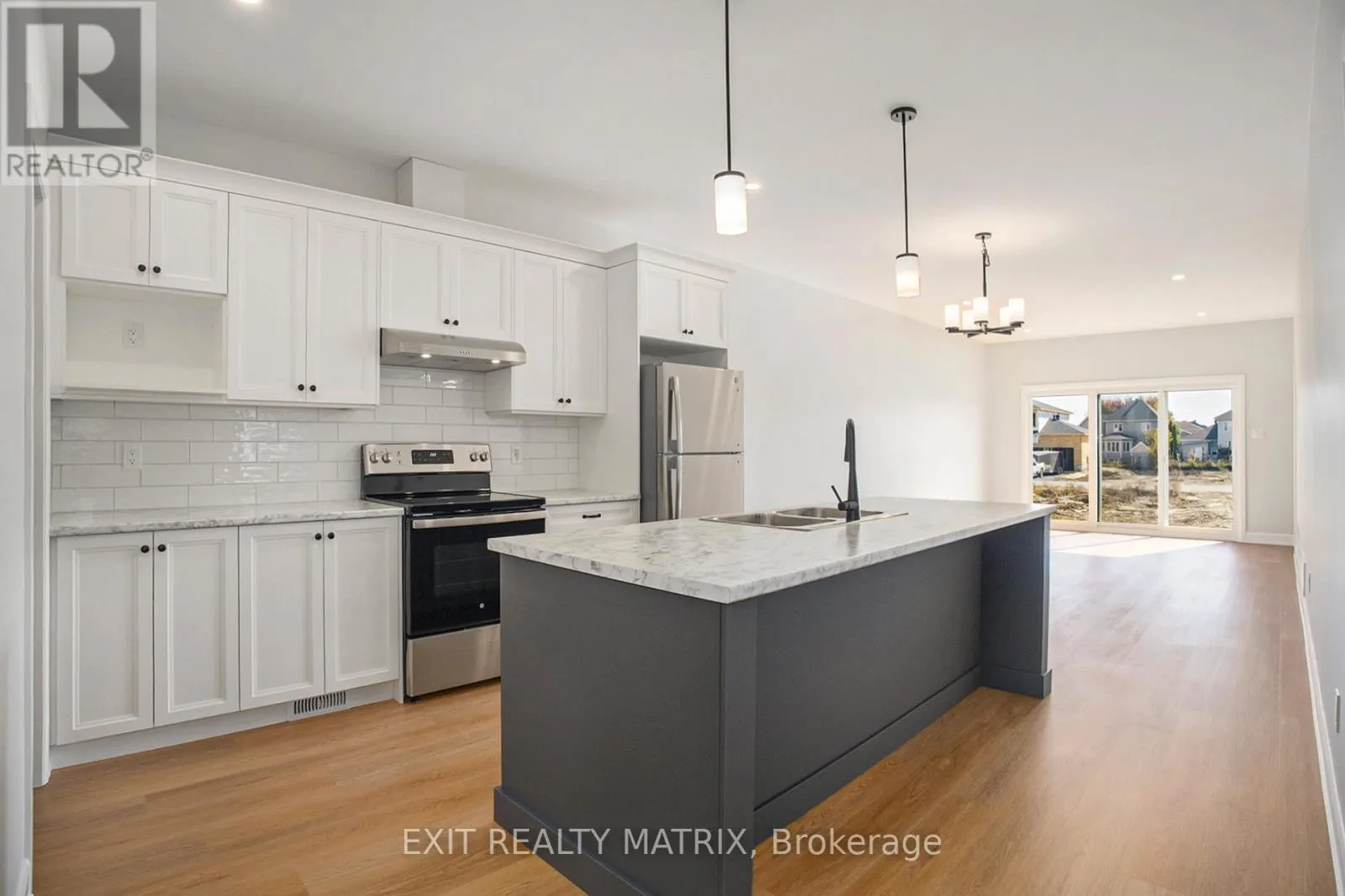 A - 560 REGINA STREET
