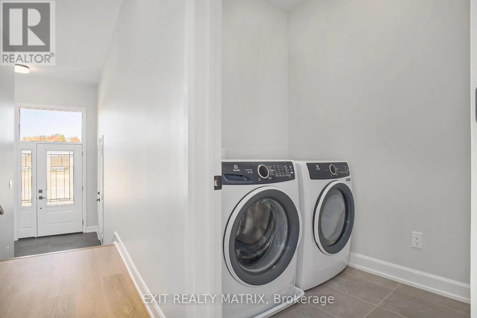 A - 560 REGINA STREET