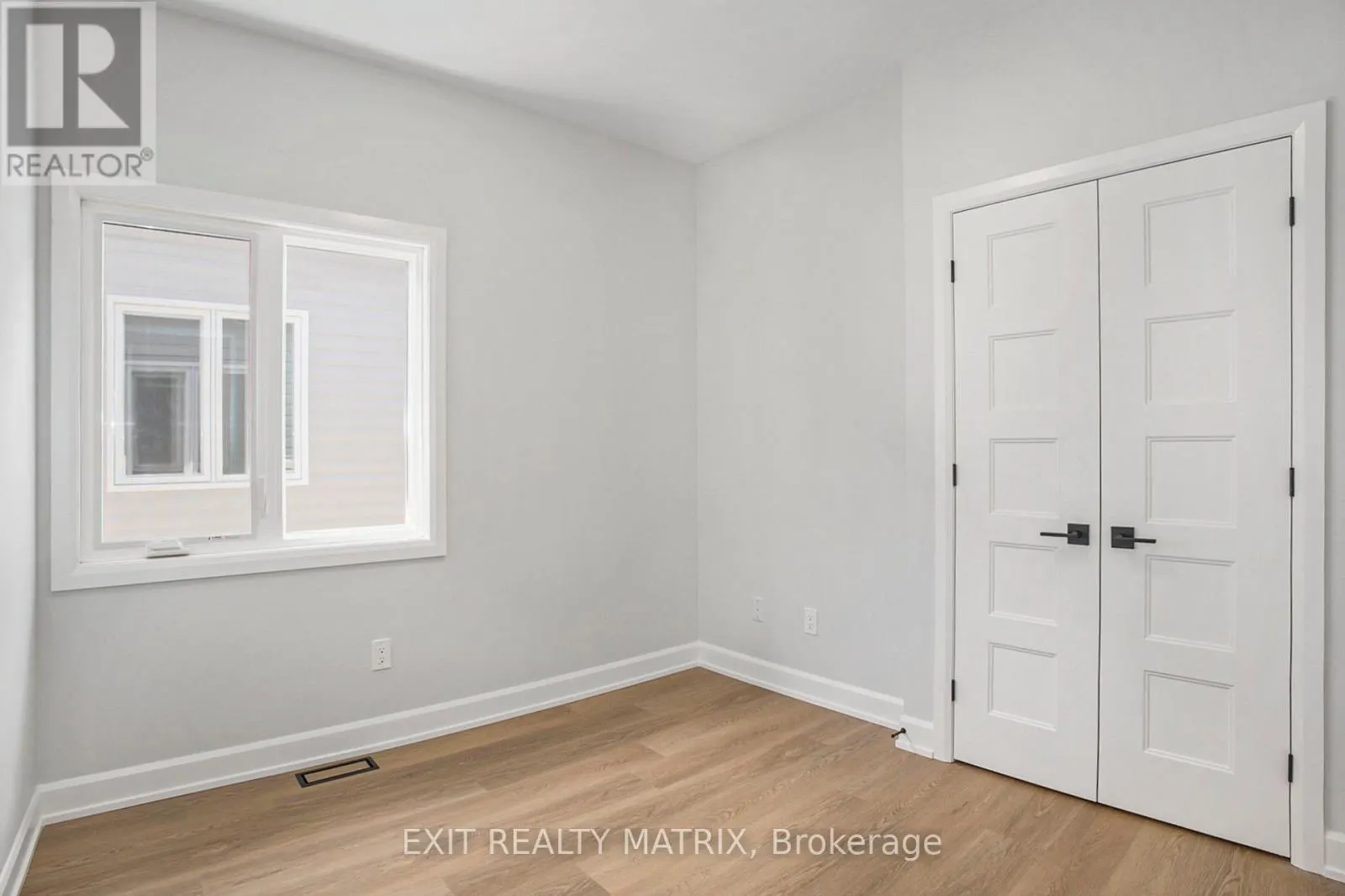 A - 560 REGINA STREET