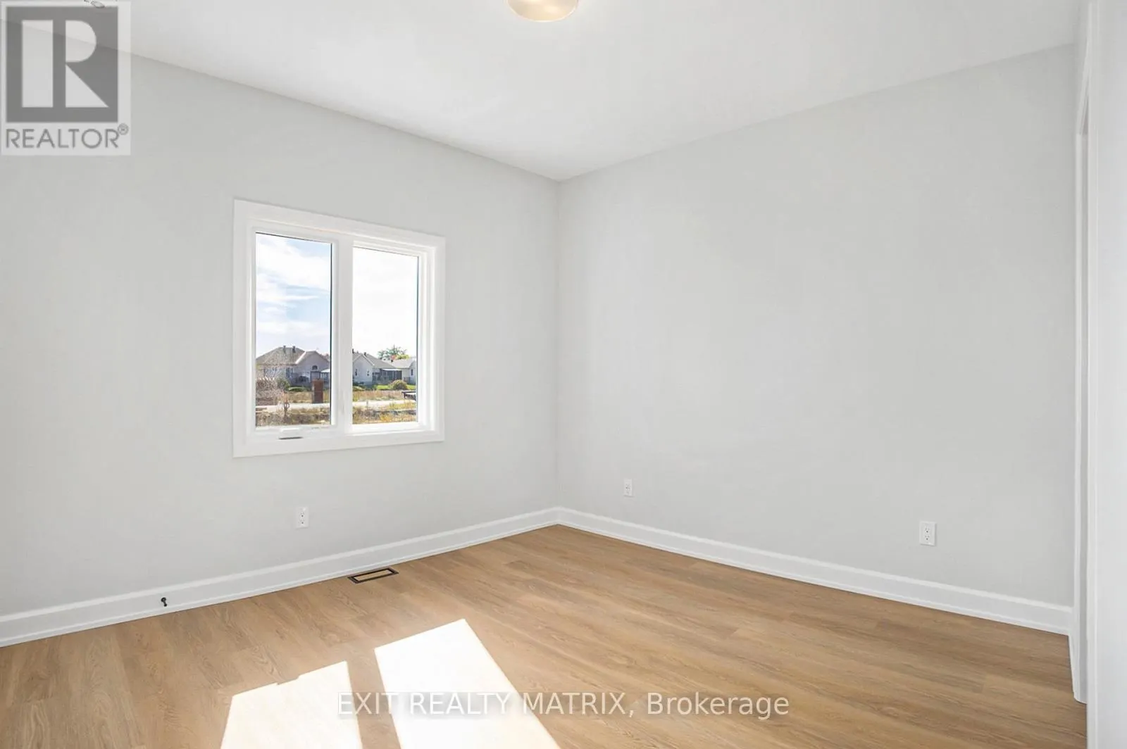 A - 560 REGINA STREET