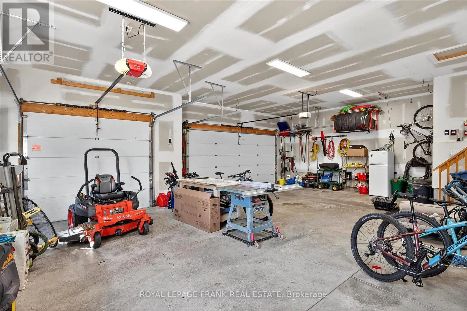 633 CARVETH DRIVE