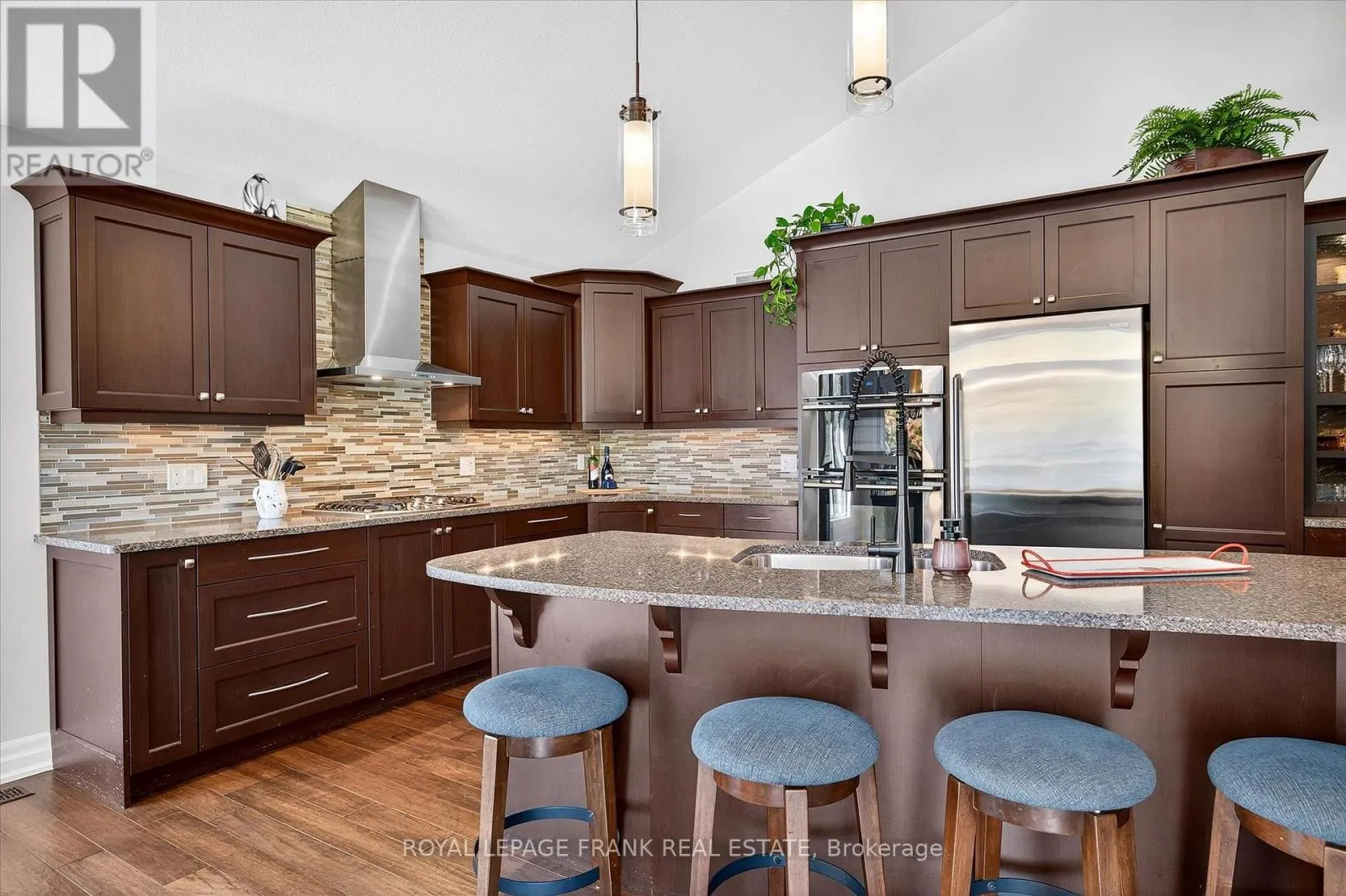 633 CARVETH DRIVE