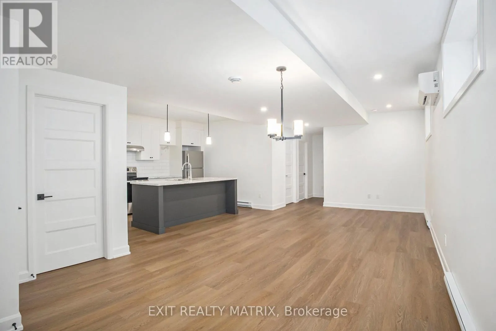 B - 560 REGINA STREET