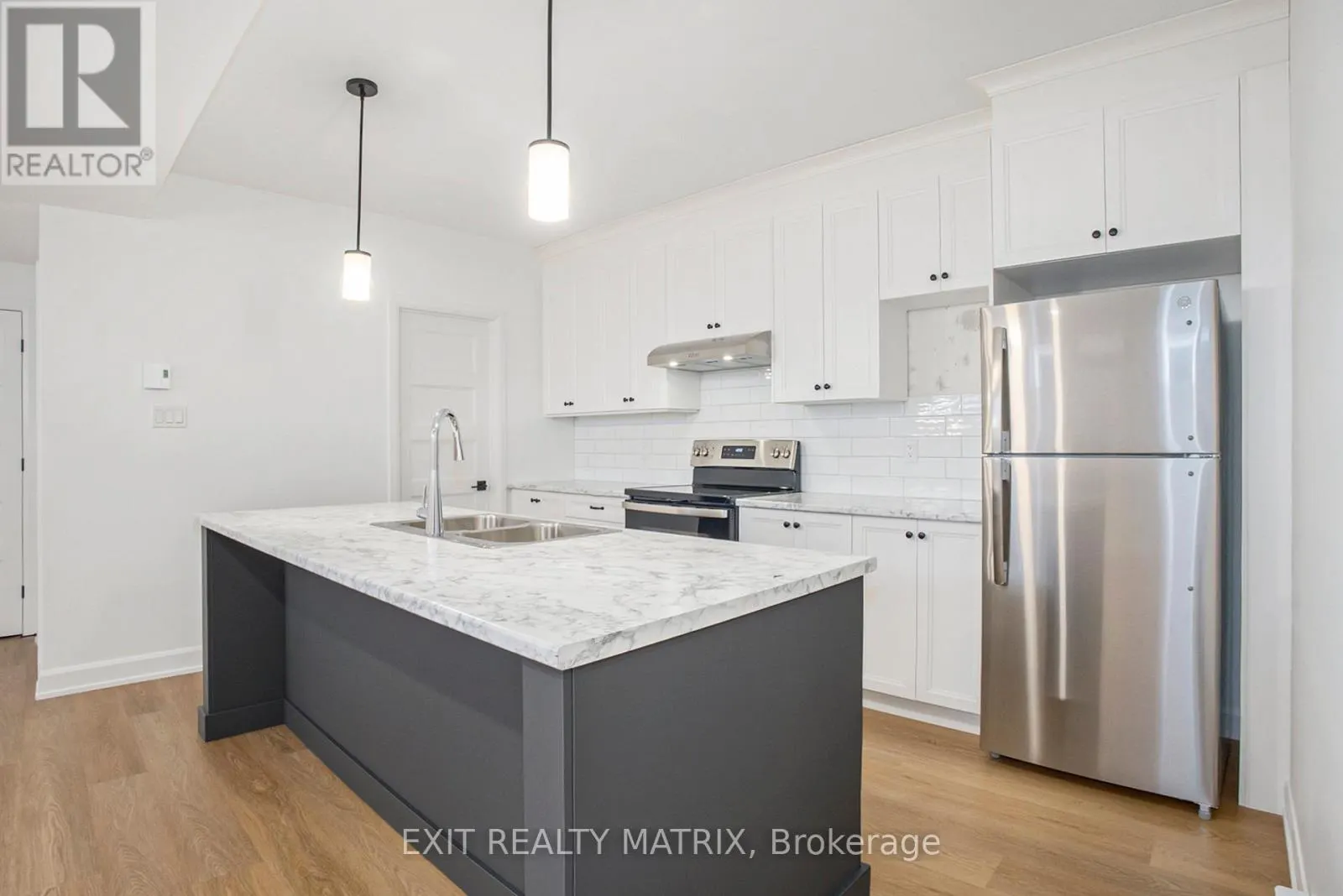 B - 560 REGINA STREET