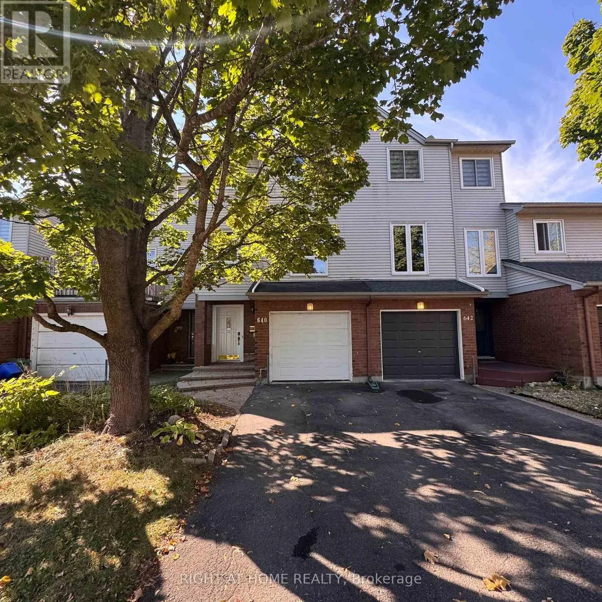 640 BROME CRESCENT