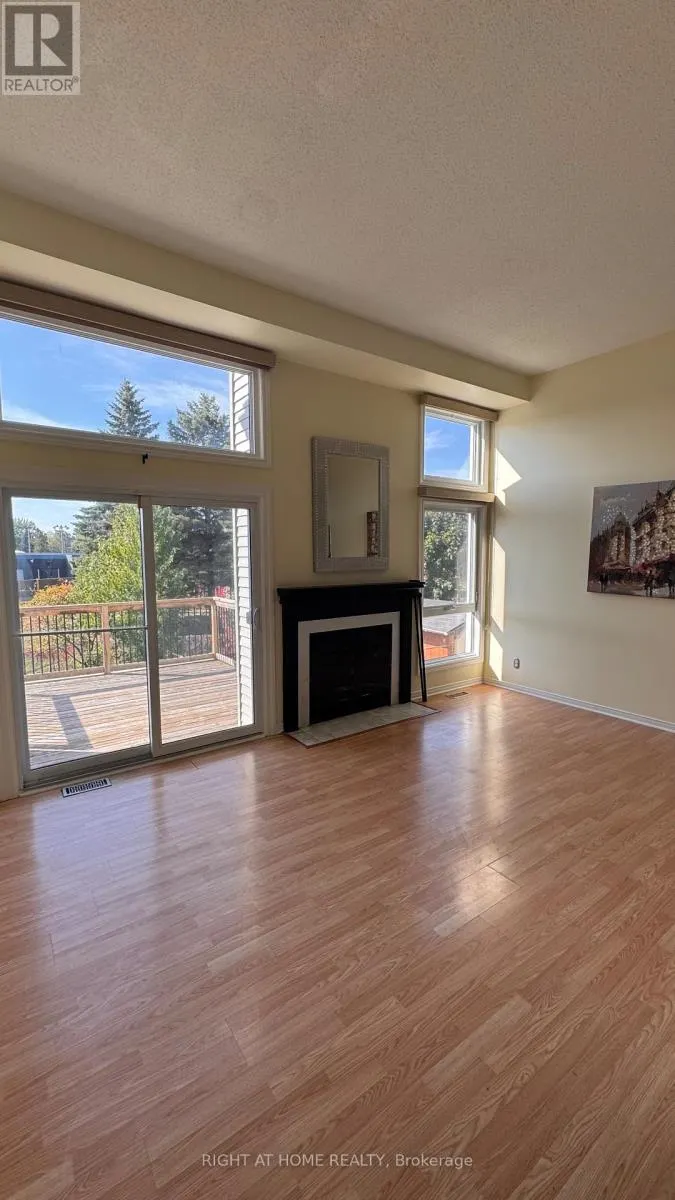 640 BROME CRESCENT