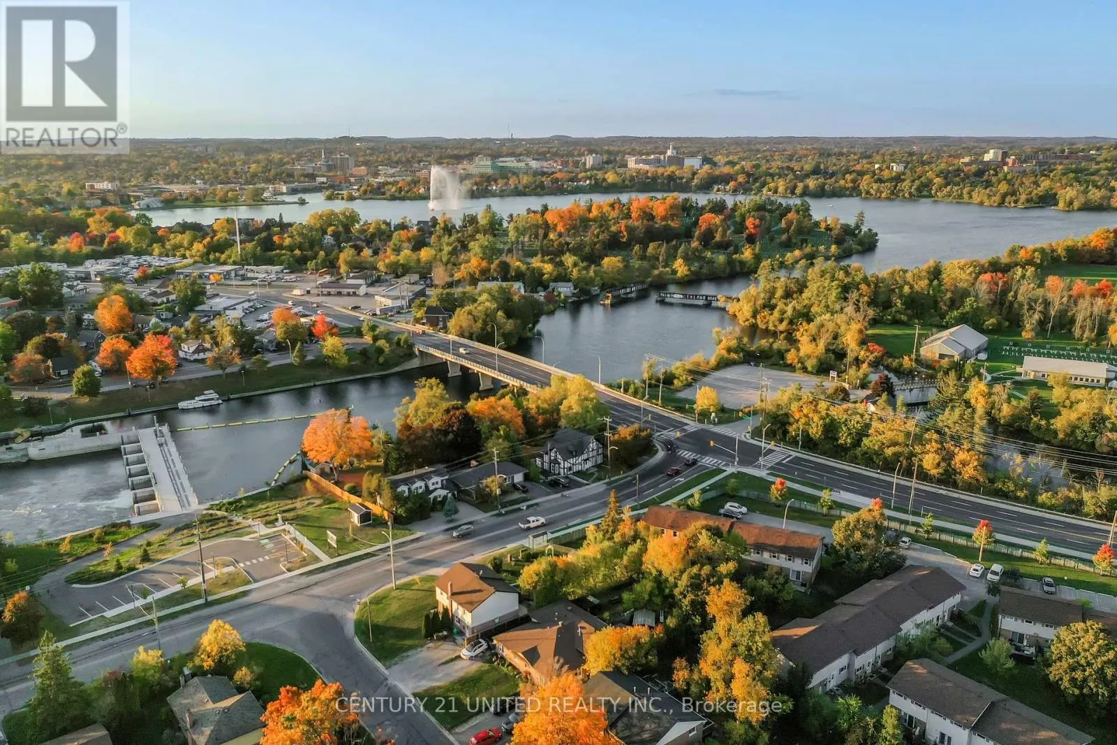 61 - 996 SYDENHAM ROAD, #61