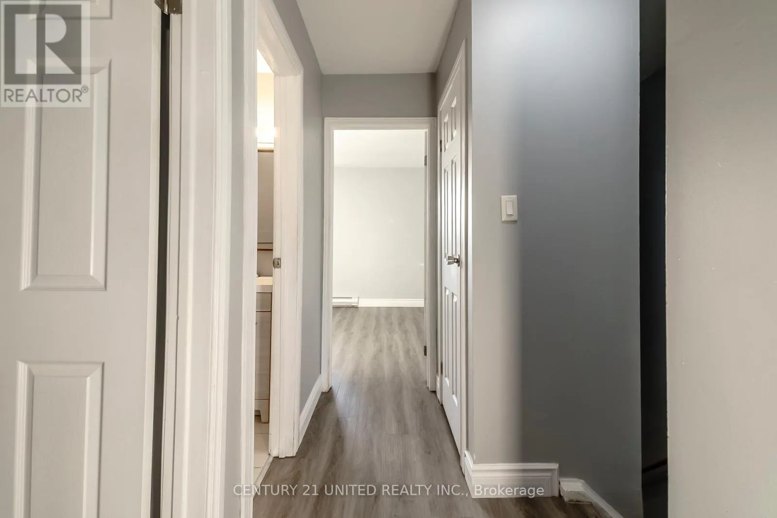 61 - 996 SYDENHAM ROAD, #61