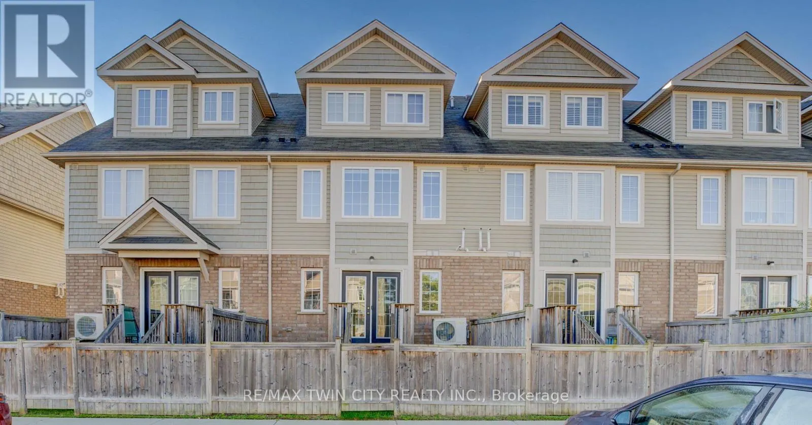 642A - 642 WOODLAWN ROAD E