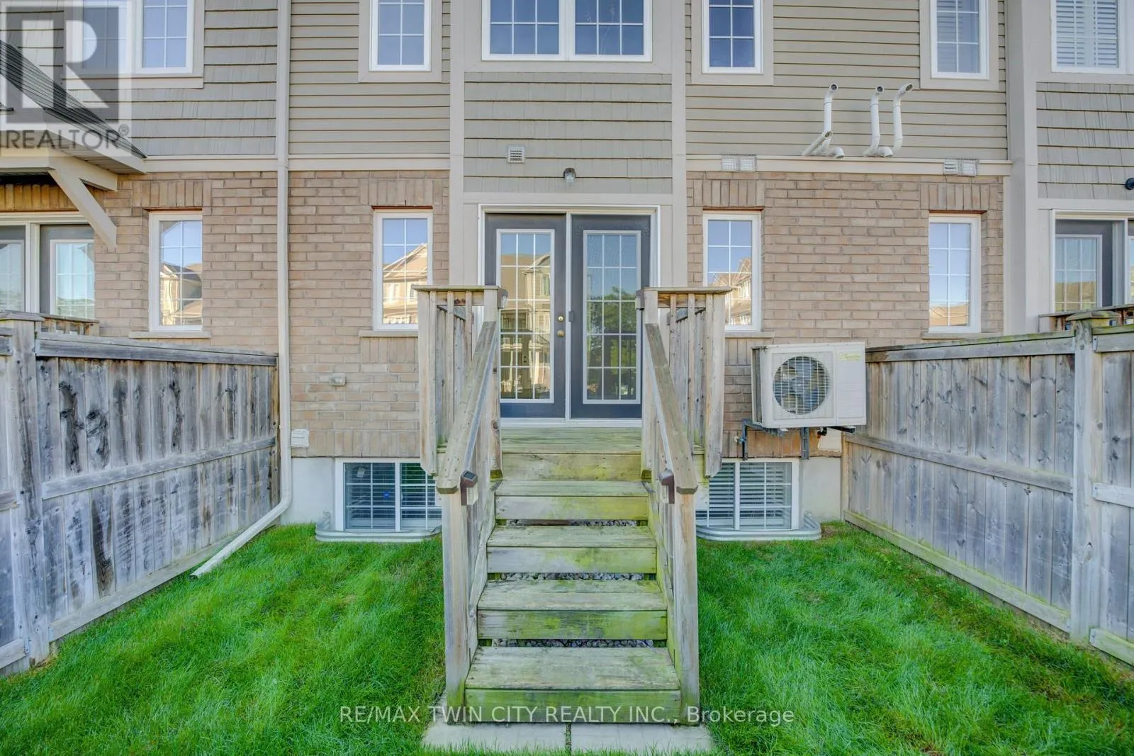 642A - 642 WOODLAWN ROAD E